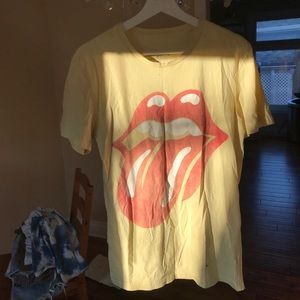 2/$20🦋ROLLING STONES TEE